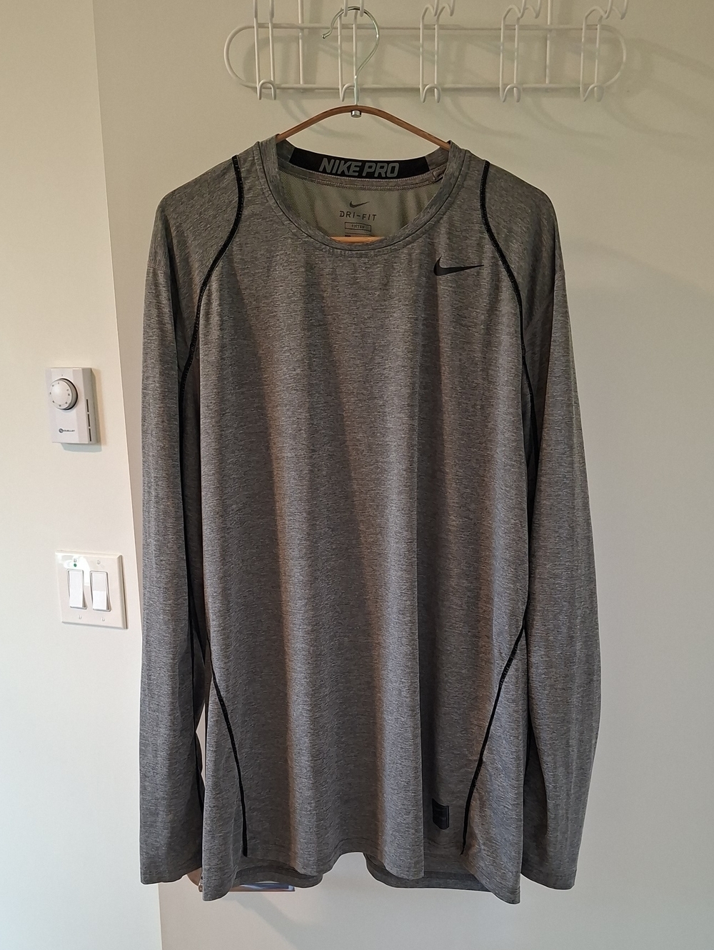 Nike Dri-Fit "Fitted" Long-sleeve Performance/Workout Long-sleeve Top (Size XL)